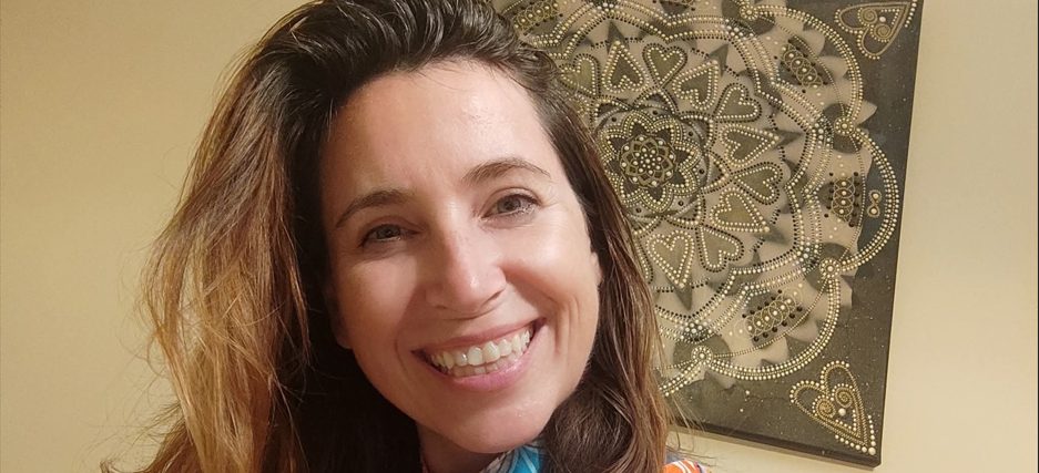 Vaspitacica iz Srbije, 46 Godina. Godinama uci decu ljubavi, a sada trazi nekog da voli ona!